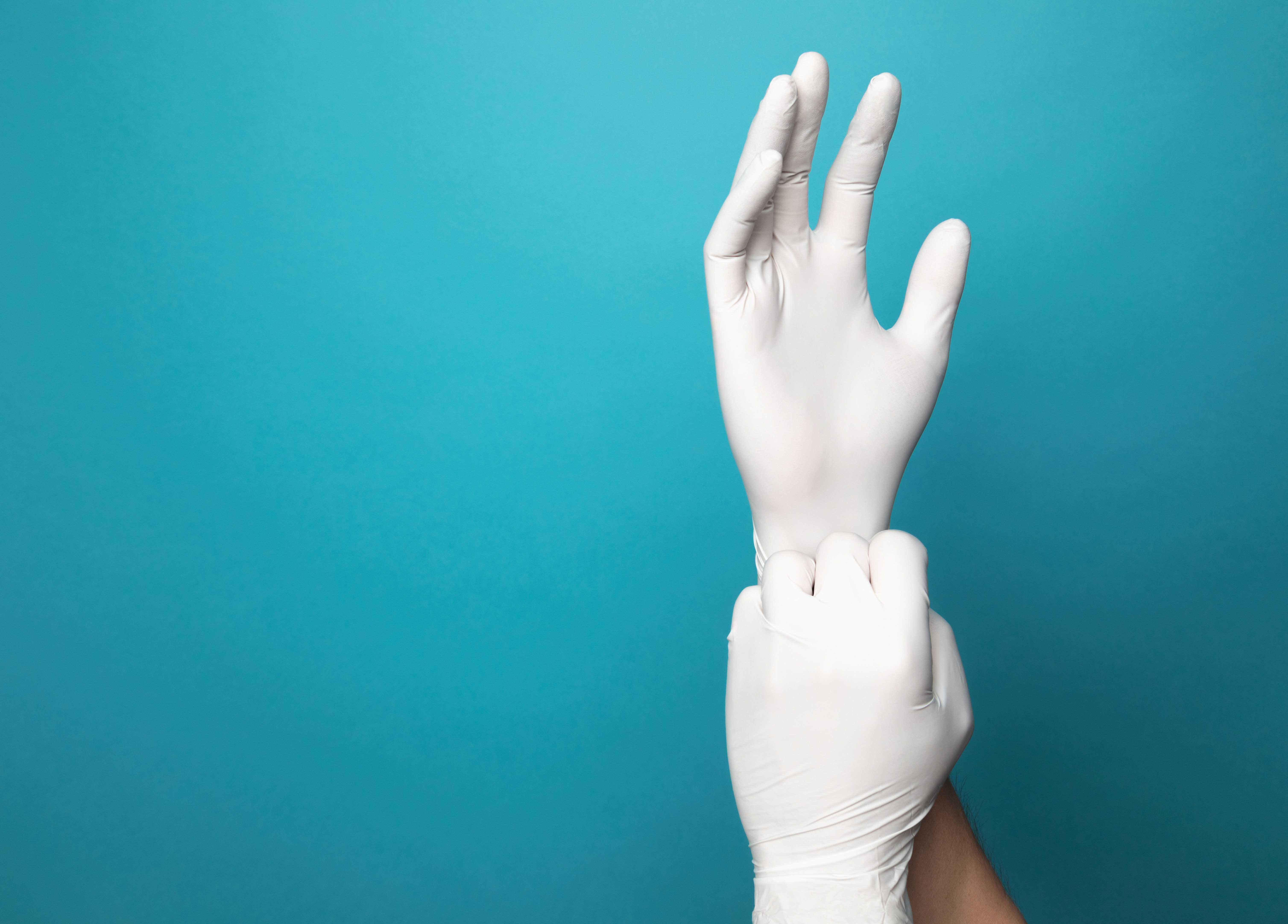 100 weiße Latex Handschuhe, puderfrei, als Einmalhandschuh einsetzbar